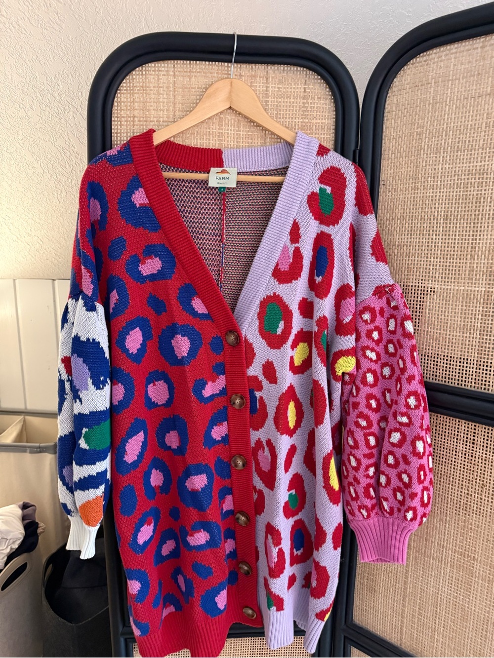 Farm Rio Women’s Oversized Leopard Pop Balloon Sleeved Button Cardigan Small